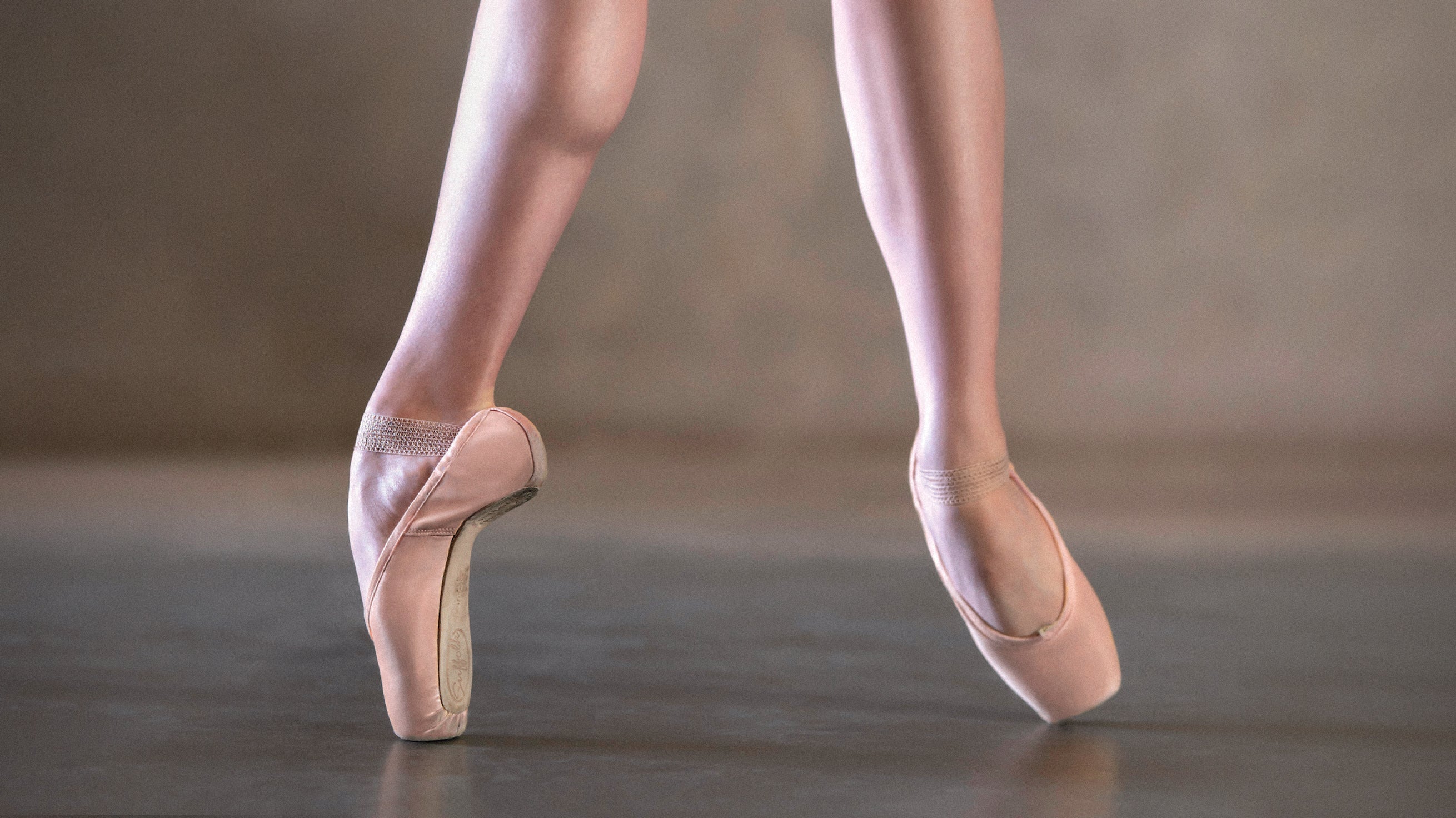How long do pointe shoes last?